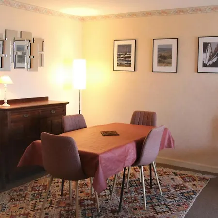 Waterfront Flat شقة