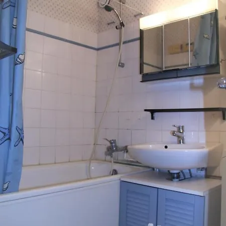 Waterfront Flat شقة *
